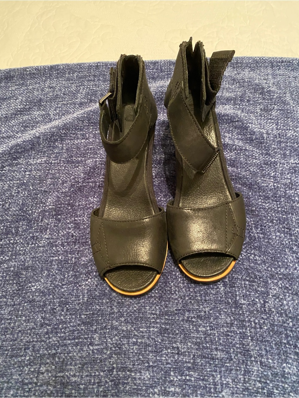 Sorel Black Open-Toe Ankle Strap Heels Joanie Sandals with Zipper Back, Size 7